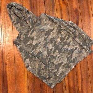 BCG Boys Pullover Camouflage Size Medium(10-12)